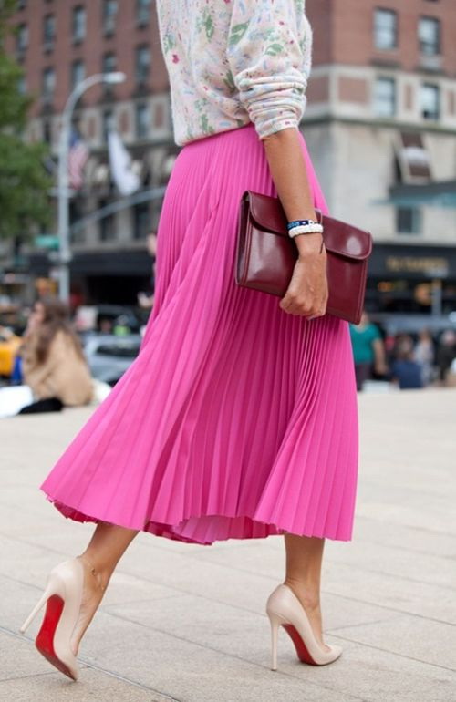 My-Favorite-Ways-To-Wear-A-Pleated-Skirt-This-Summer-1.jpg