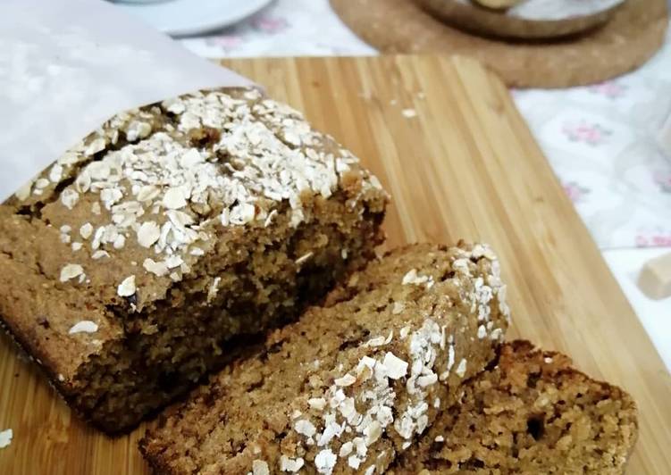 كيكة الشوفان بالتمر