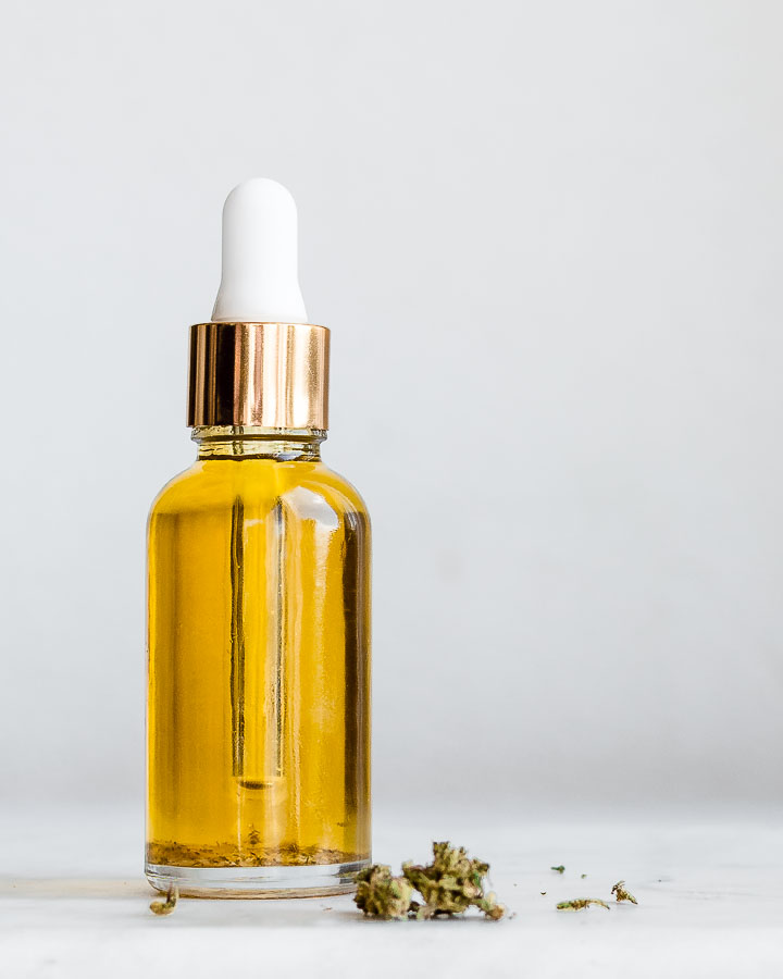 فوائد زيت الحشيش الأصلي