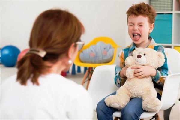 اعراض التوحد في عمر 5 سنوات