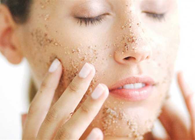 تقشير البشرة الحساسة بمواد طبيعية