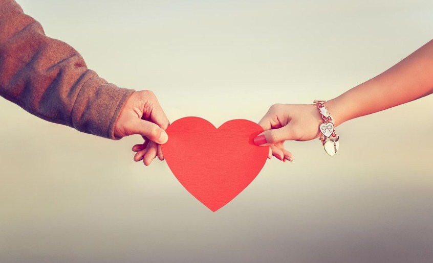 علامات الرجل العاشق الولهان