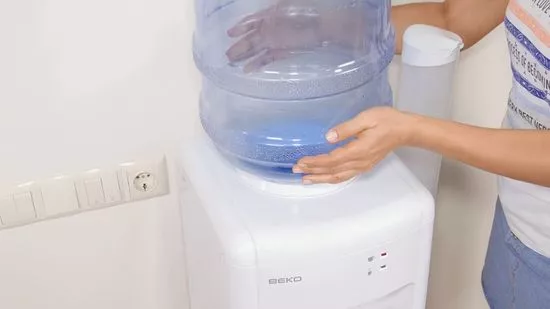 طريقة تنظيف قارورة الماء من الفطريات